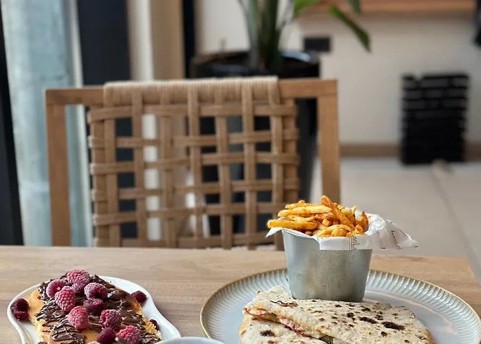 1920 Отель Подгорица